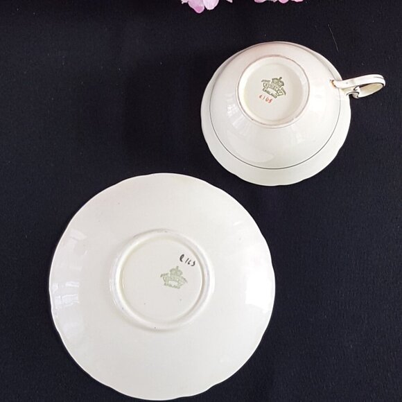 Vintage Aynsley Bone China Tea Cup and Saucer England - Picture 9 of 9